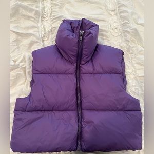 Trendy cropped puffer vest